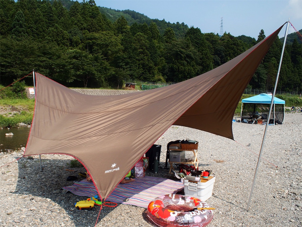 アウトドア テント/タープ 使う・見る・楽しむ！ファミキャンには大きいタープが使いやすい 