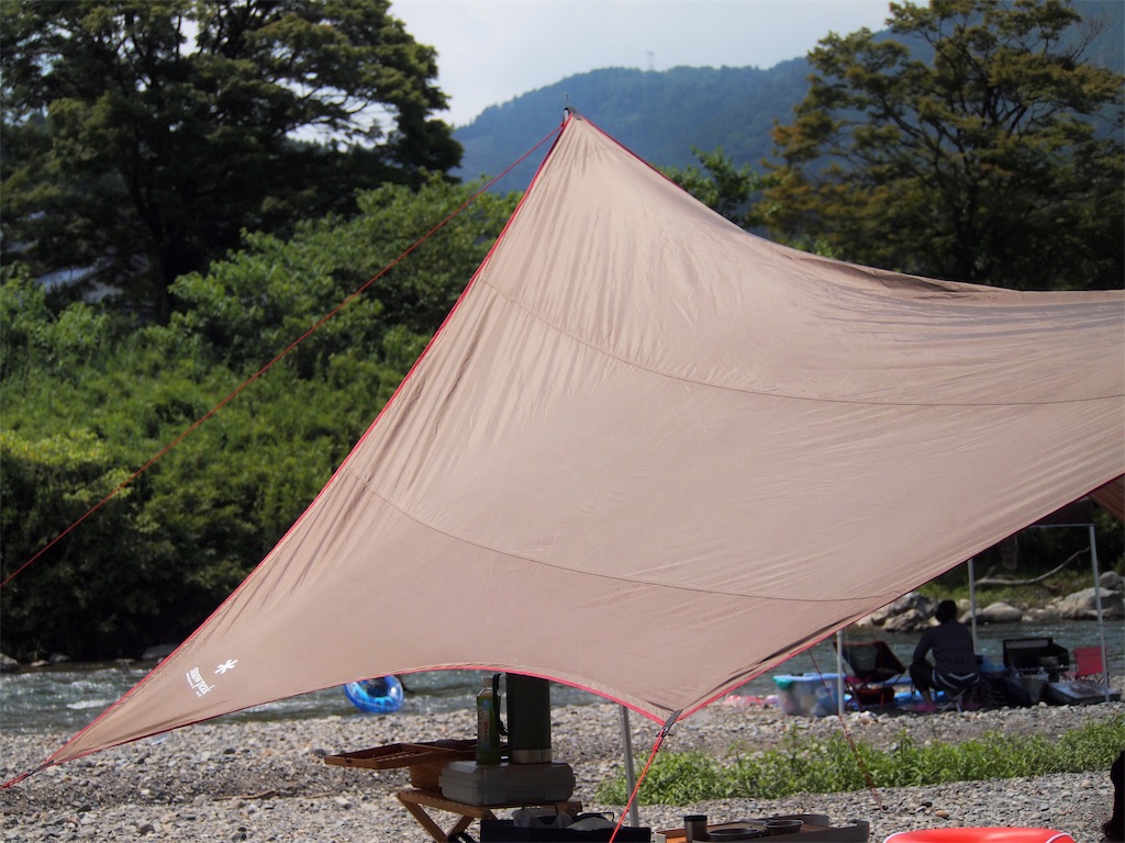 アウトドア テント/タープ 使う・見る・楽しむ！ファミキャンには大きいタープが使いやすい 